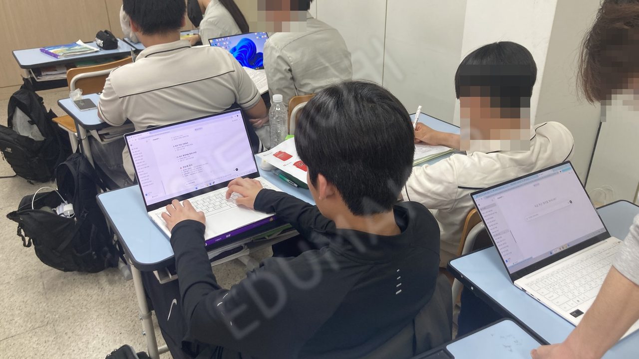 진짜일까? 생성형 AI와 뉴스 탐험하기 수업 현장 사진 2