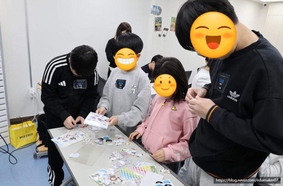 AI 미래직업체험 (AI와 친해지기 / 프롬프트 엔지니어) 수업 현장 사진 4